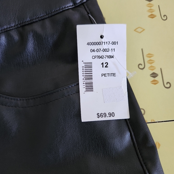 Cleo Petites NWT Vegan Leather Pants - Picture 5 of 9